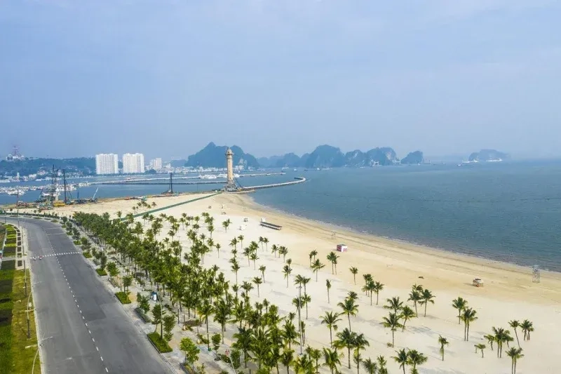 Chiêm ngưỡng hình ảnh biển Bãi Cháy tuyệt đẹp