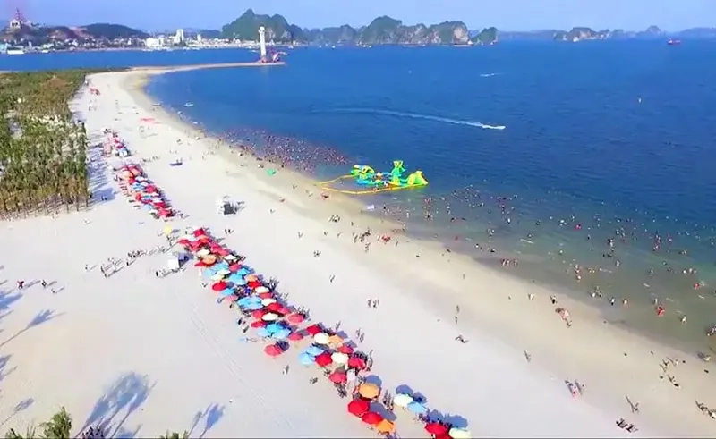 Khám phá bãi biển Bãi Cháy Quảng Ninh