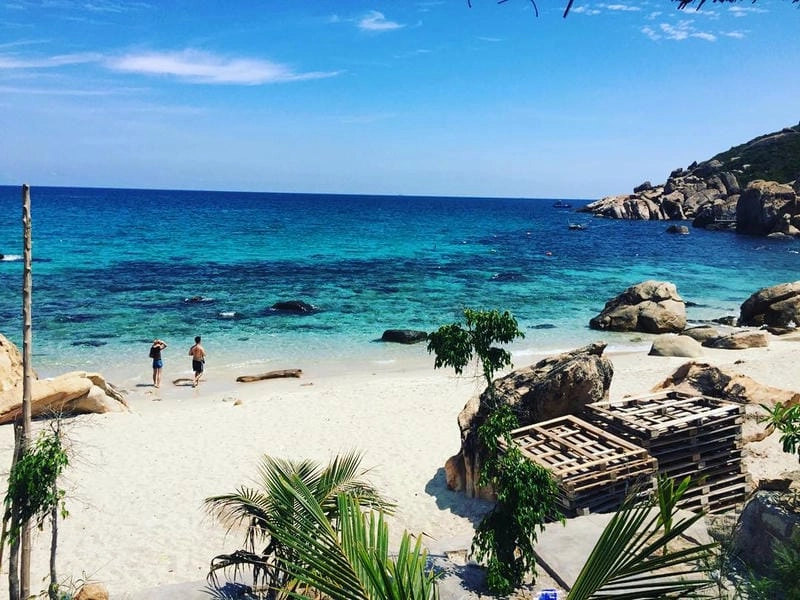 Tận hưởng cảm giác Bãi Chướng tắm biển sảng khoái