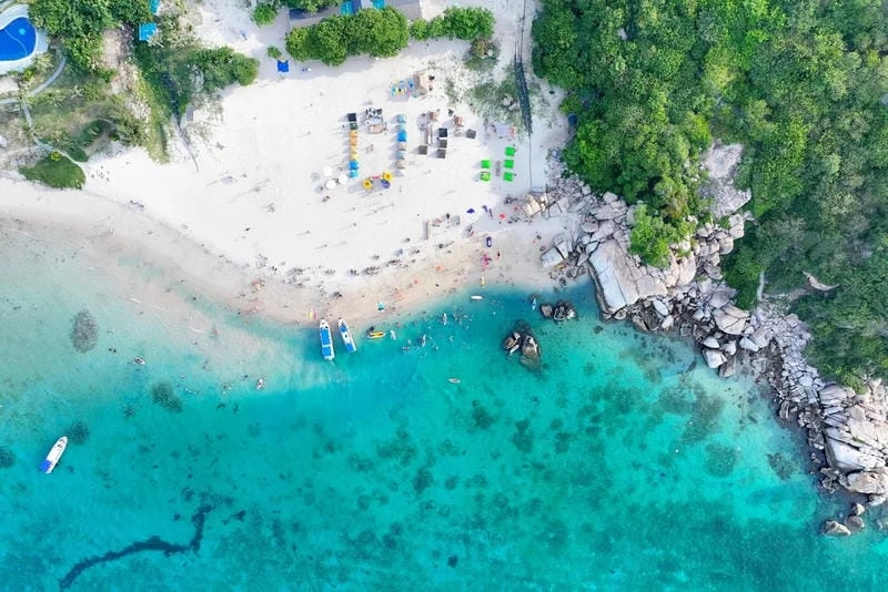 Đắm mình trong làn Bãi Kinh biển xanh mát lạnh