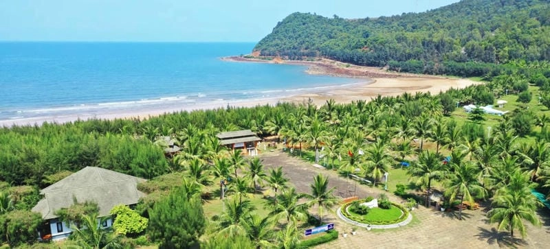 Tìm hiểu vẻ đẹp bình yên của bãi biển Bãi Lữ