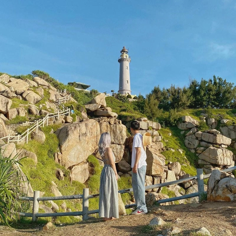 Khám phá trải nghiệm thú vị tại bãi biển Bãi Môn