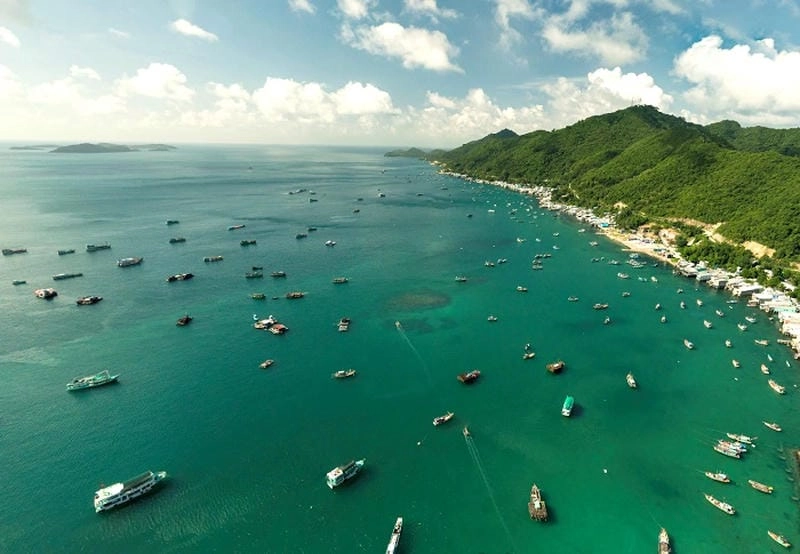 Cùng nhau khám phá những hoạt động hấp dẫn tại bãi biển Bãi Ngự