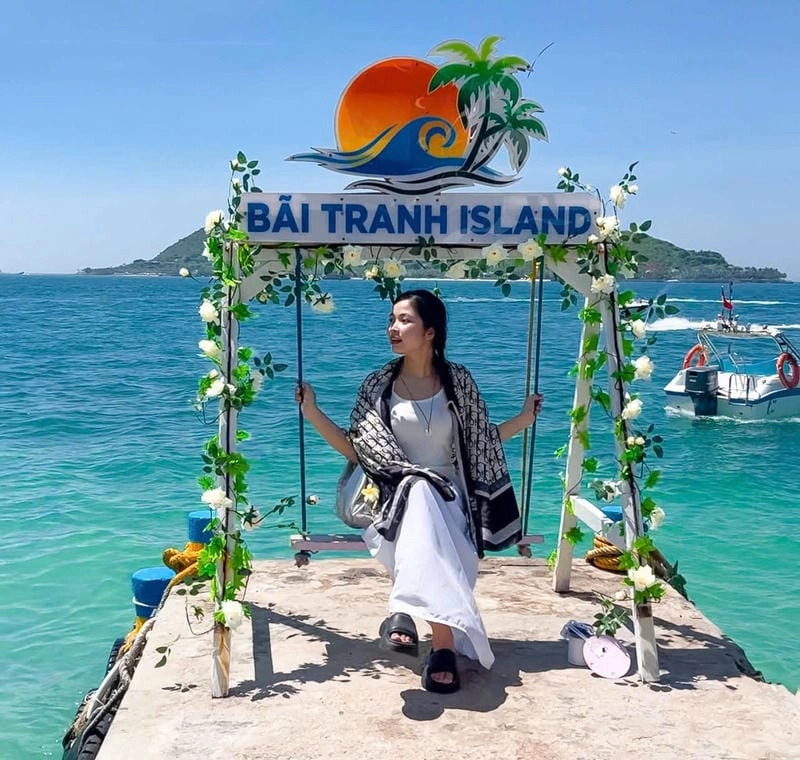 Vẻ đẹp Bãi Tranh đảo hoang cuốn hút mọi người