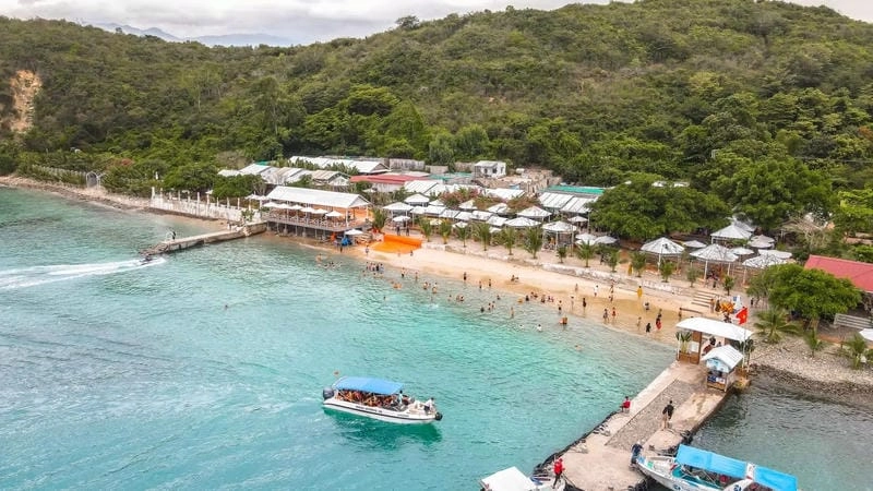 Khung cảnh Bãi Tranh hoàng hôn thật bình yên