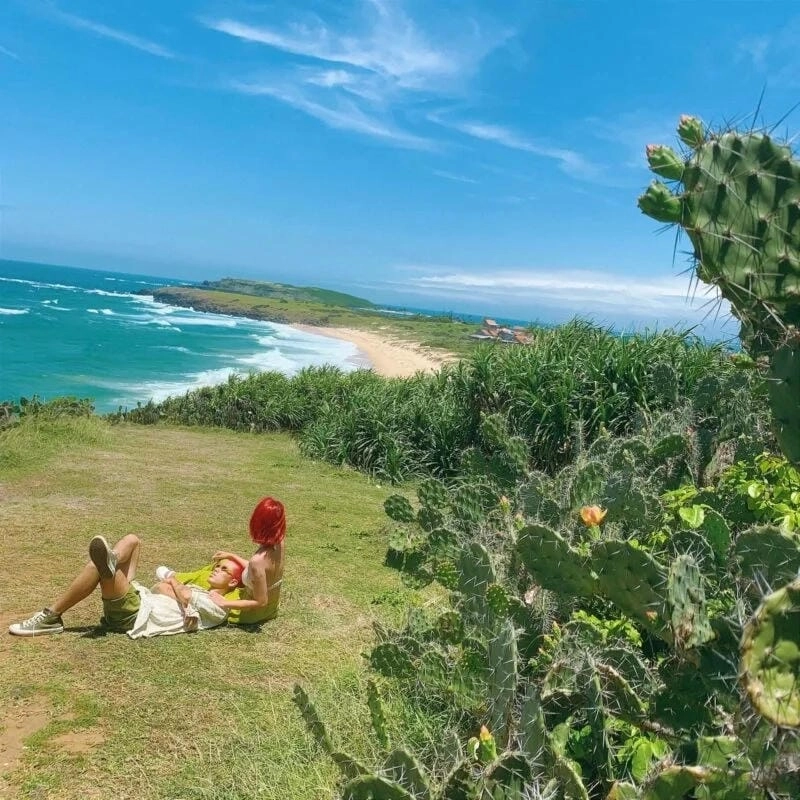 Dạo bước trên Bãi Xép cát vàng óng ánh