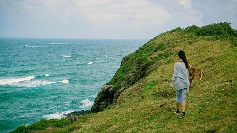 Bãi Xép nước trong veo thu hút ánh nhìn