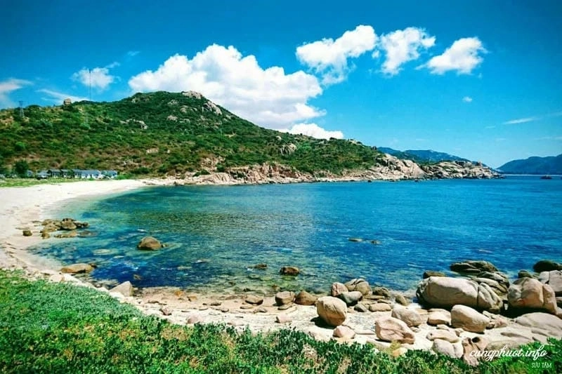 Lắng nghe Bình Ba sóng biển rì rào êm tai