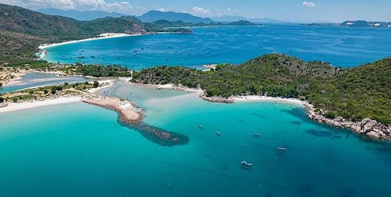 Tìm hiểu vẻ đẹp bình yên của bãi biển Bình Tiên