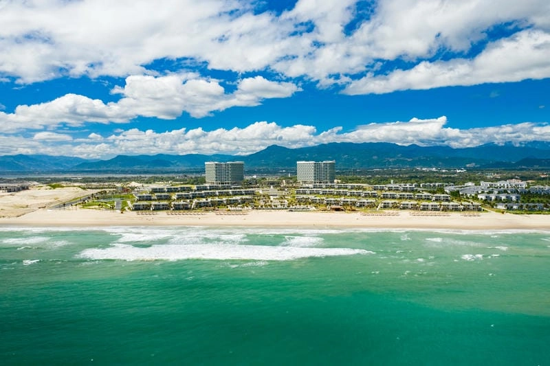 Khám phá Cam Ranh lặn san hô dưới đáy biển