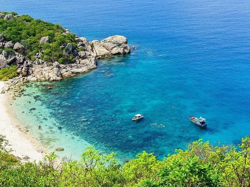 Vui chơi trên Cam Ranh bãi cát dài bất tận