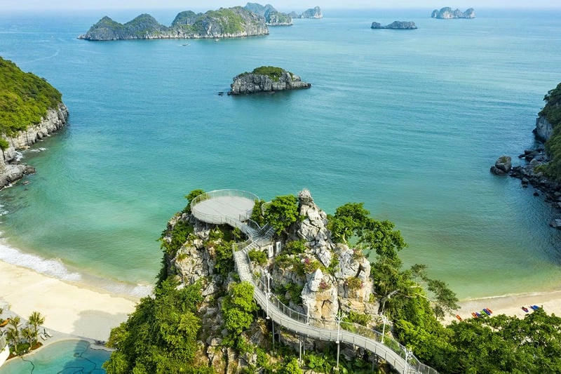 Đón bình minh trên biển Cát Bà lãng mạn