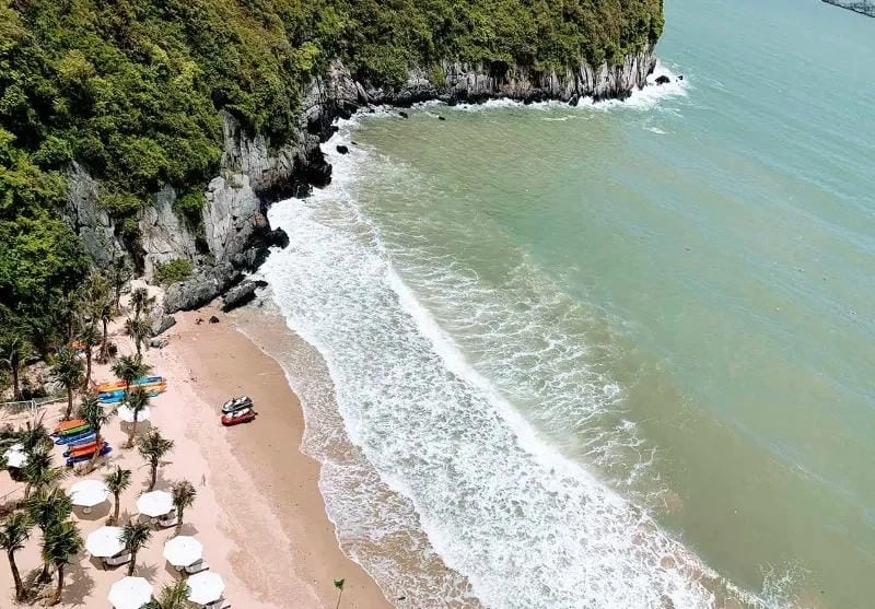 Trải nghiệm những hoạt động hấp dẫn tại bãi biển Cát Bà