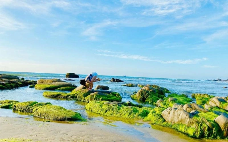 Đắm mình trong làn Cổ Thạch biển xanh mát lạnh