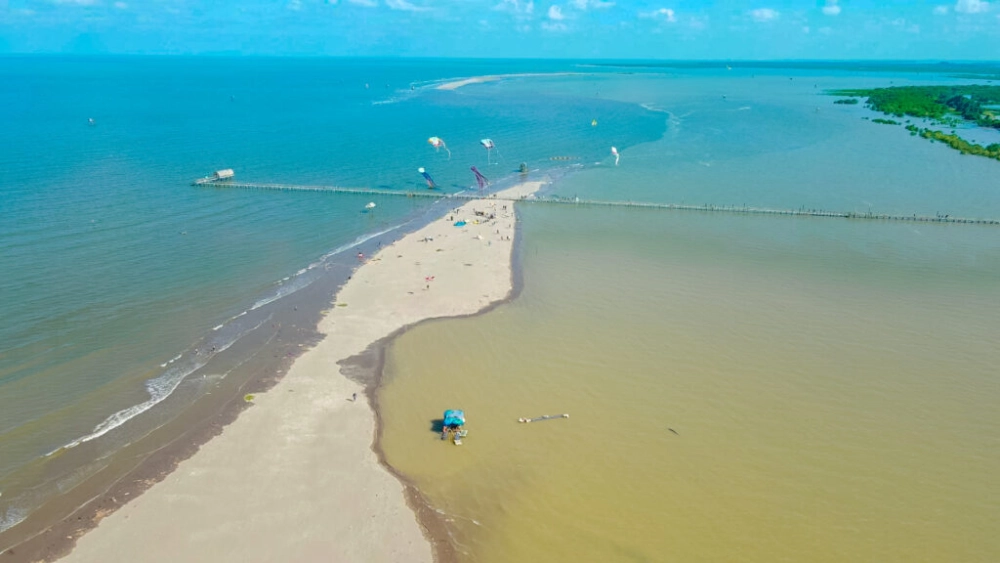 Khám phá Bãi Cồn Đen hoang sơ