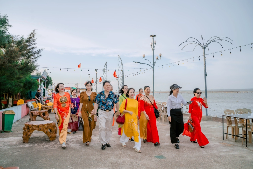 Thưởng thức hải sản Bãi Cồn Đen