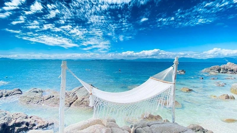 Đắm mình trong làn Cù Lao Xanh biển xanh mát lạnh