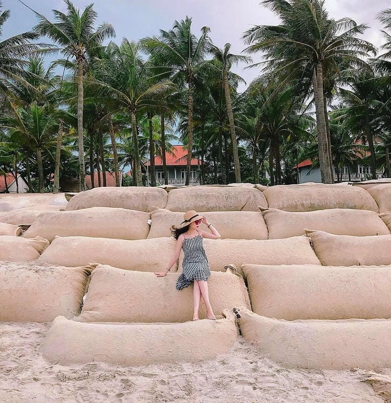 Lắng nghe Cửa Đại sóng biển rì rào êm tai