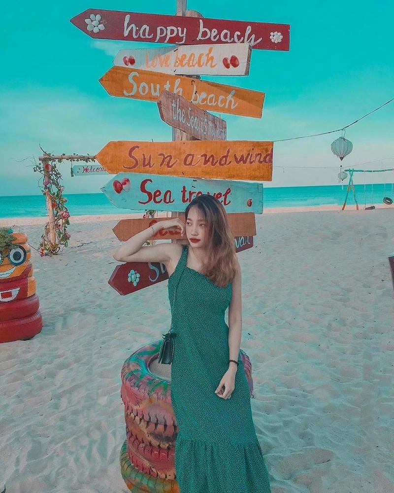 Nghe thuyết minh về bãi biển Cửa Tùng