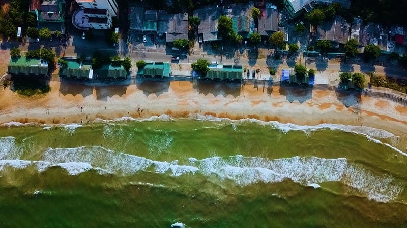 Tận hưởng cảm giác Cửa Tùng tắm biển sảng khoái