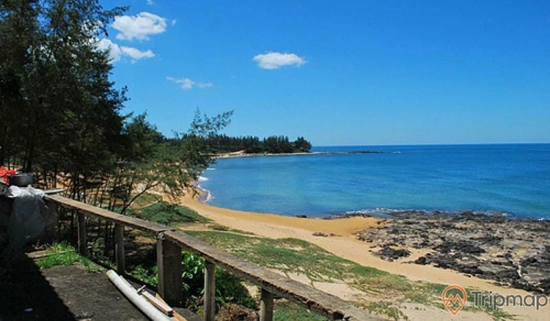 Lắng nghe Cửa Tùng sóng biển rì rào êm tai