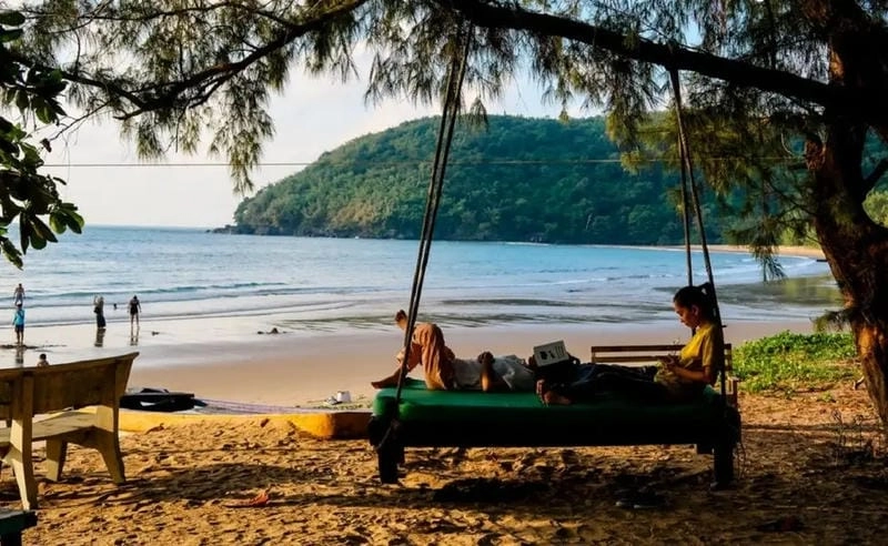 Thưởng thức hải sản Bãi Đầm Trầu