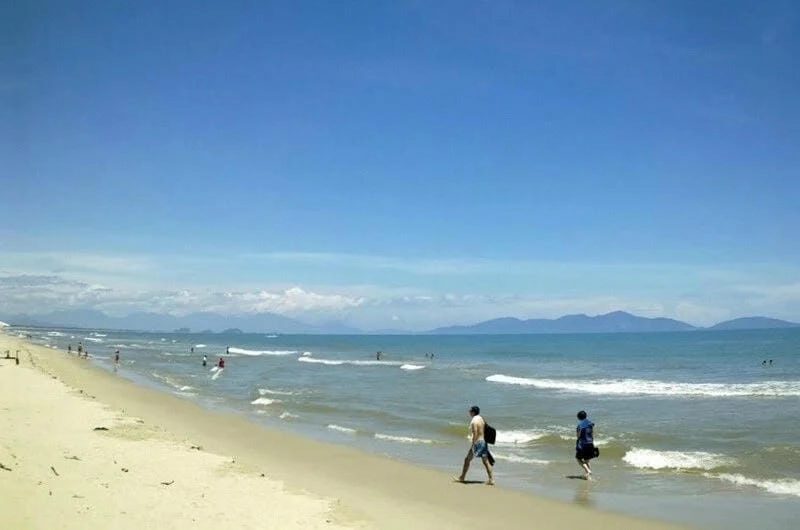 Thưởng thức hải sản Bãi Diễn Thành