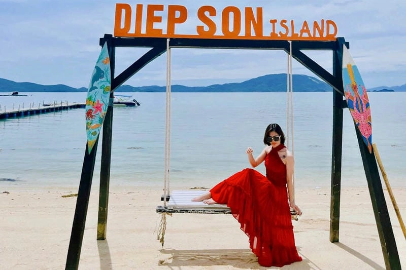 Đón Điệp Sơn bình minh trên biển thơ mộng