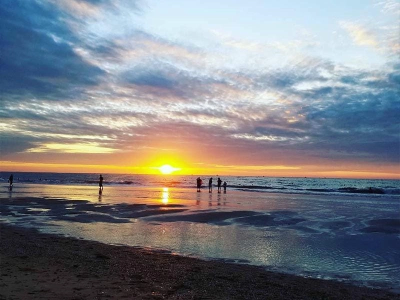 Tìm hiểu vẻ đẹp bình yên của bãi biển Đồi Dương