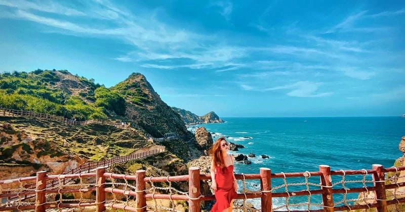 Lắng nghe Eo Gió sóng biển rì rào êm tai