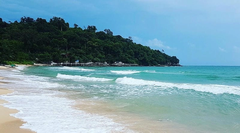 Lắng nghe Gành Dầu sóng biển rì rào êm tai