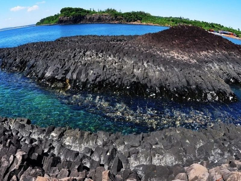 Cùng nhau khám phá những hoạt động hấp dẫn tại bãi biển Gành Yến