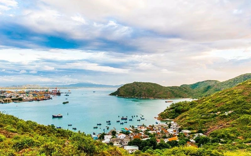 Thời điểm lý tưởng để khám phá bãi biển Hải Minh là mùa hè