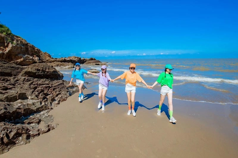 Bãi biển Hải Tiến thuộc tỉnh nào