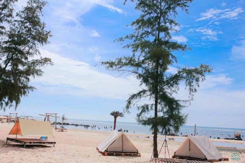 Chụp ảnh cùng những Hồ Cốc tảng đá độc đáo