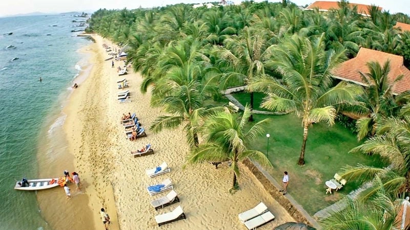 Thời điểm lý tưởng để khám phá bãi biển Hồ Cốc là mùa hè