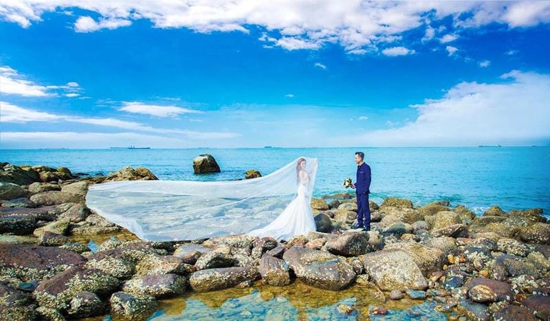 Tận hưởng vẻ đẹp bãi biển Hồ Tràm Vũng Tàu