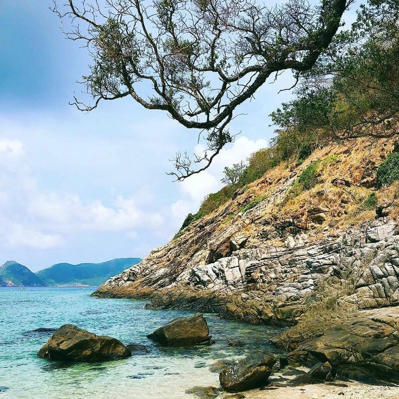 Đắm mình trong làn Hòn Cau biển xanh mát lạnh