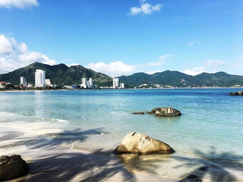 Khám phá những hoạt động hấp dẫn tại bãi biển Hòn Chông