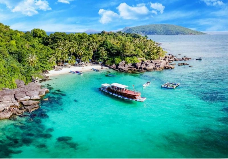 Khám phá những hoạt động hấp dẫn tại bãi biển Hòn Móng Tay