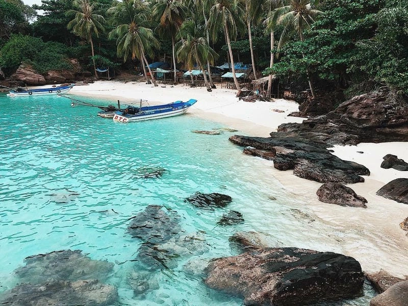 Tận hưởng cảm giác Hòn Móng Tay tắm biển sảng khoái