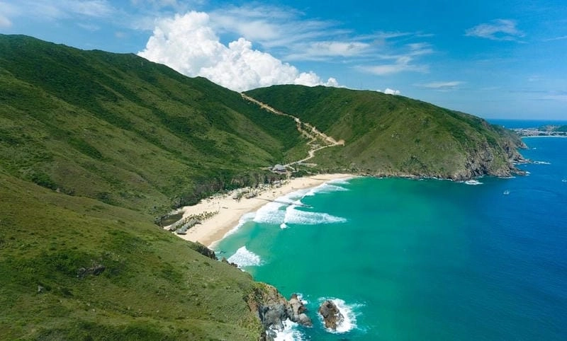 Chụp ảnh cùng Kỳ Co vách đá độc đáo