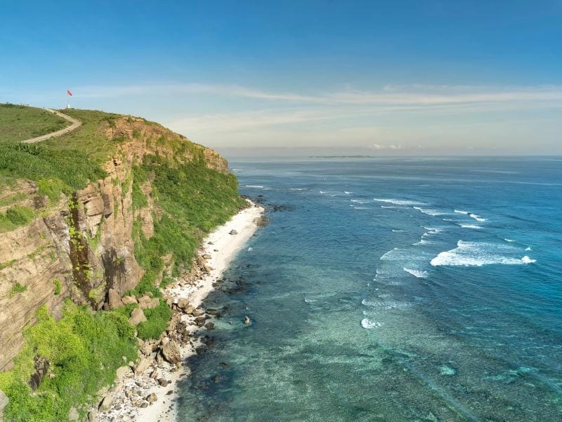 Đắm mình trong làn Lý Sơn biển xanh mát lạnh