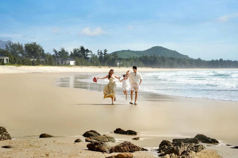 Khám phá Bãi biển Minh Châu Quan Lạn