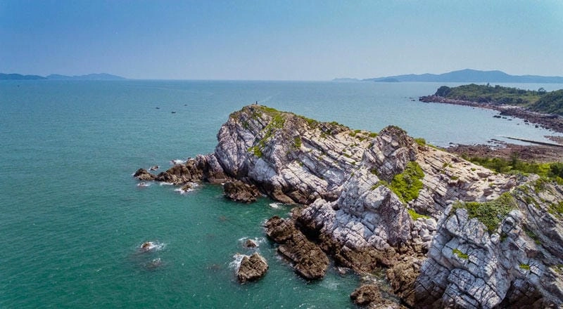 Ngắm hoàng hôn Bãi Minh Châu