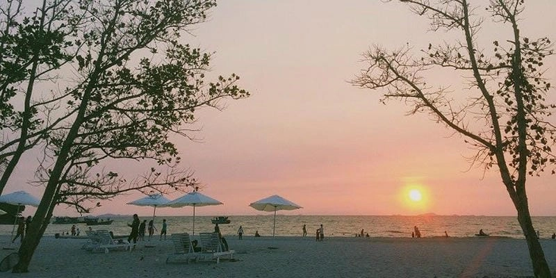 Mũi Nai nước trong veo thu hút ánh nhìn