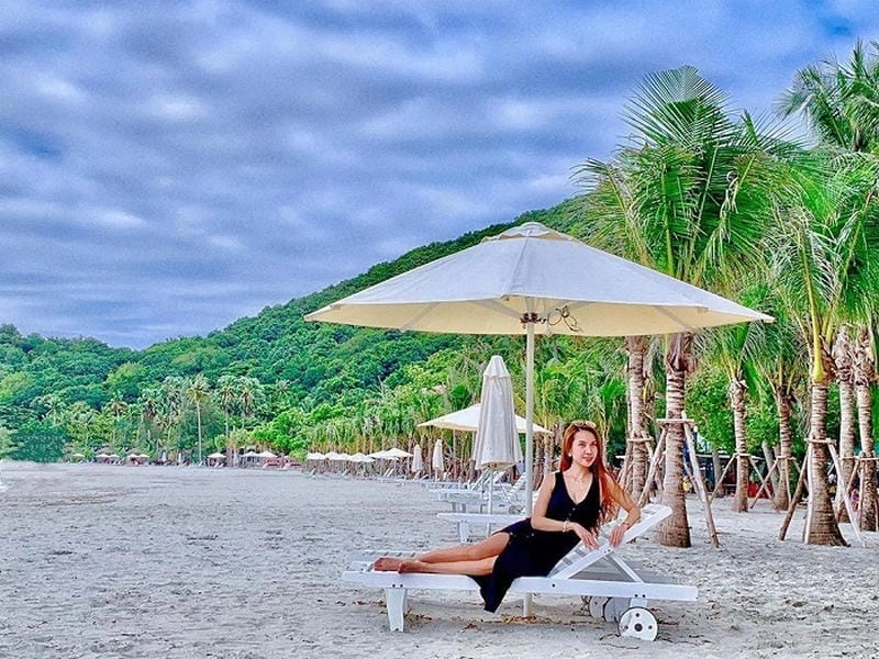 Vui chơi trên Mũi Nai bãi cát dài bất tận