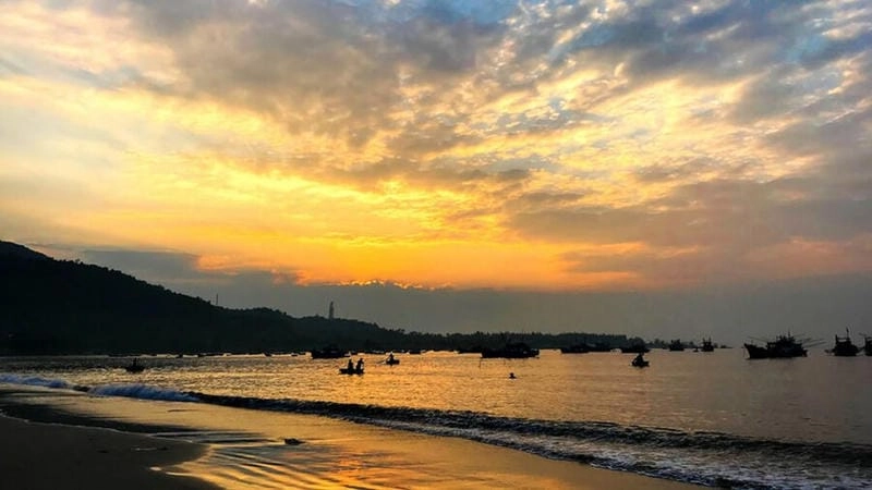 Cùng check in Bãi Nguyễn Tất Thành