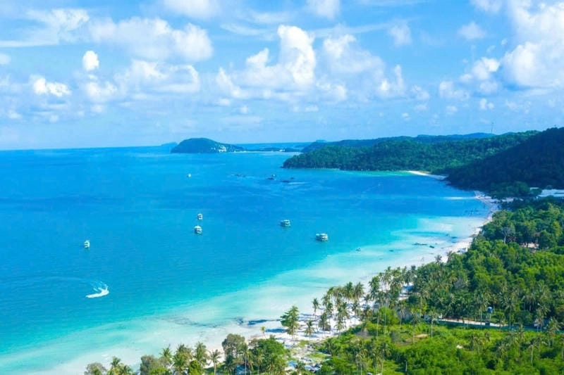 Nha Trang nước trong veo thu hút ánh nhìn