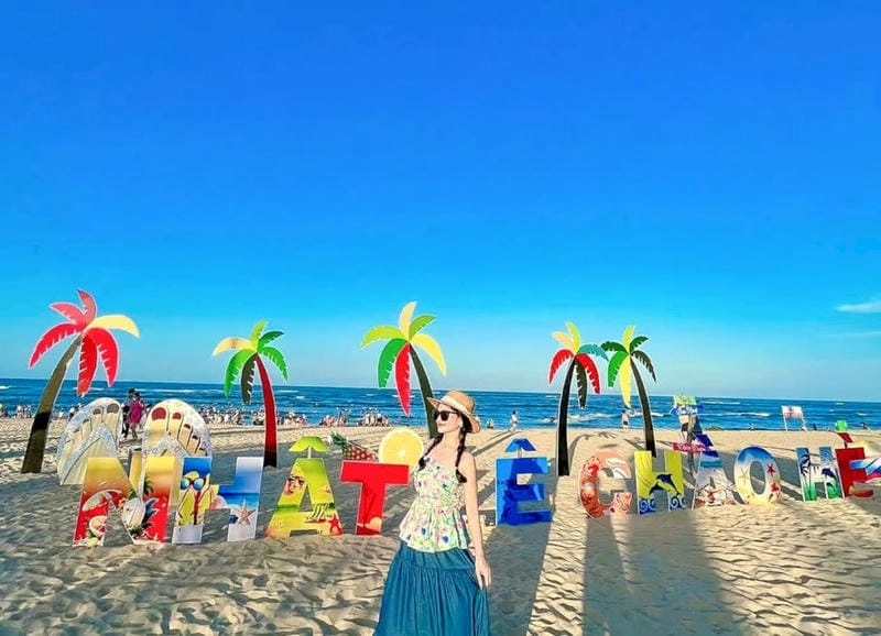 Tìm hiểu vẻ đẹp độc đáo của bãi biển Nhật Lệ